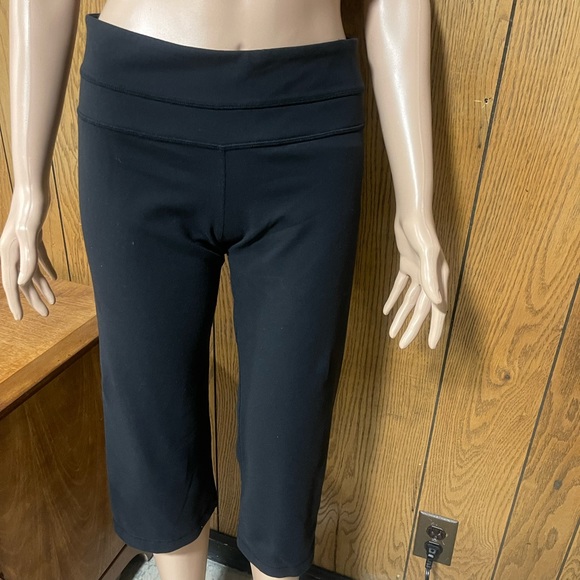 Lululemon" Groove Crop black - Picture 11 of 14